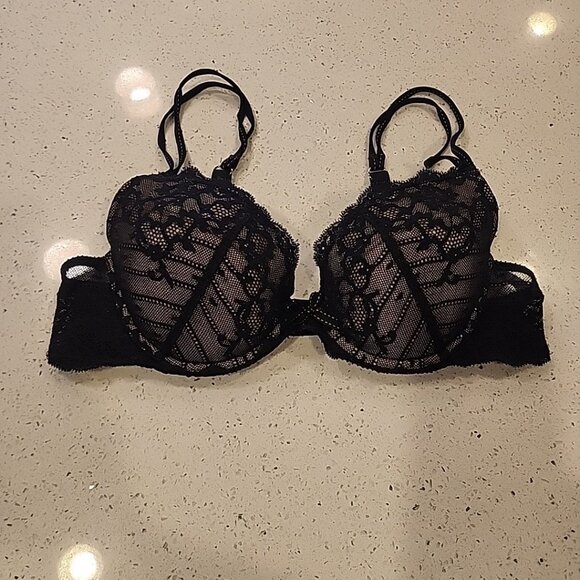 Chantelle Bra 34D Black Underwire Padded Push Up - Picture 1 of 5